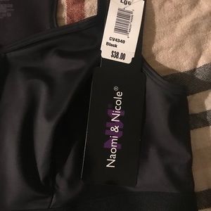 *NWT* Cute light weight sports bra. *NEVER WORN*👌